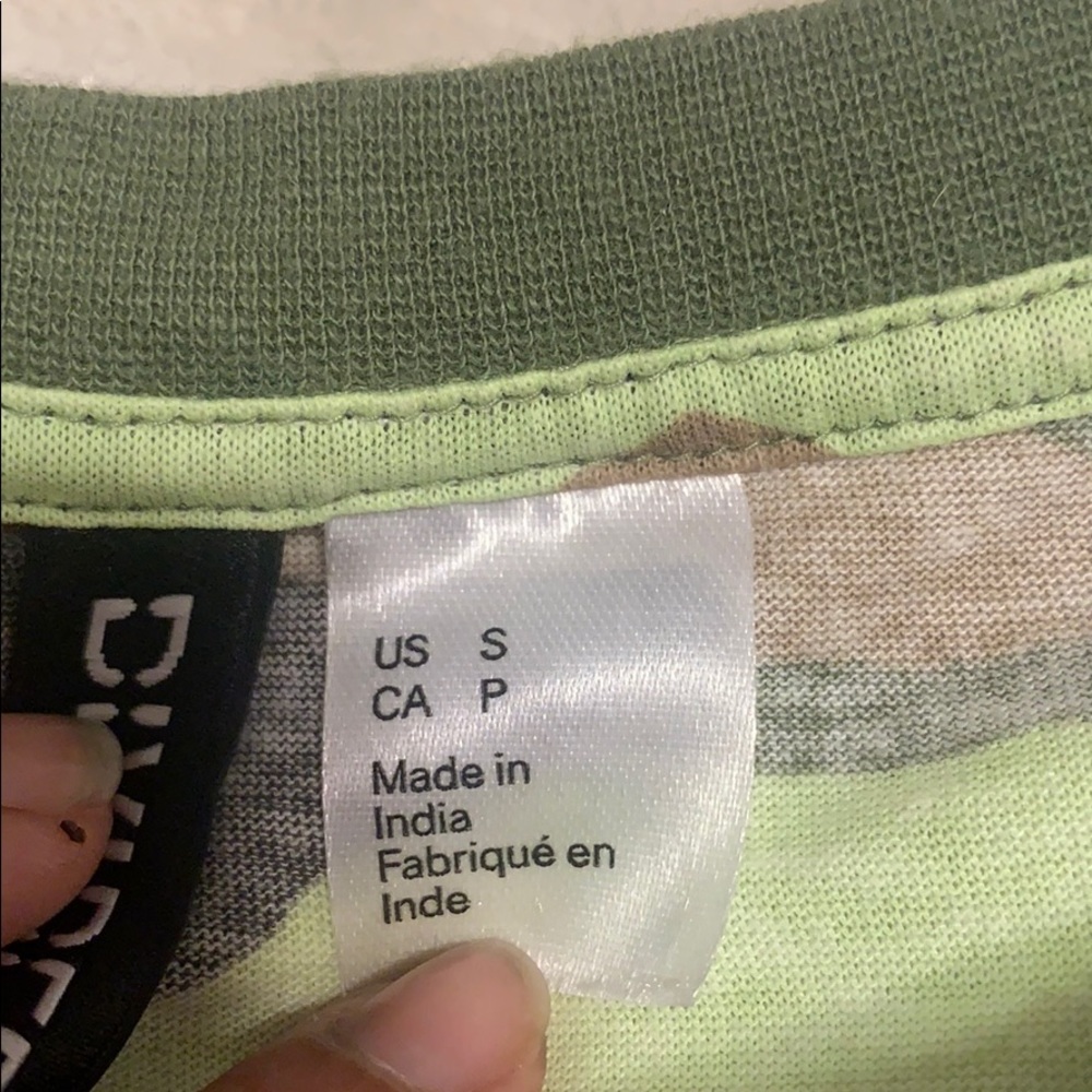 H & M Top - Picture 2 of 2